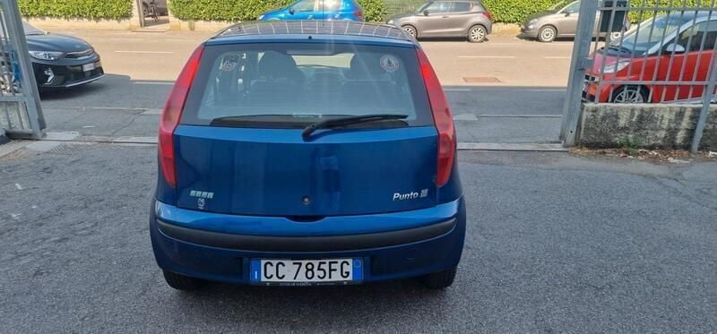 Usata Fiat Punto 80 CV (58 kW) 2002 Blu Utilitaria