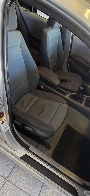 Usata BMW 118 122 CV (89 kW) 2005 Utilitaria