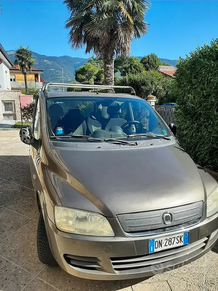 Usata Fiat Multipla 103 CV (75 kW) 2008 Grigio Monovolume