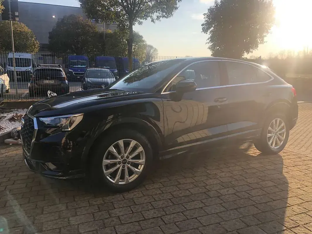 Usata Audi Q3 Sportback Business Plus 150 CV (110 kW) 2024 Nero SUV
