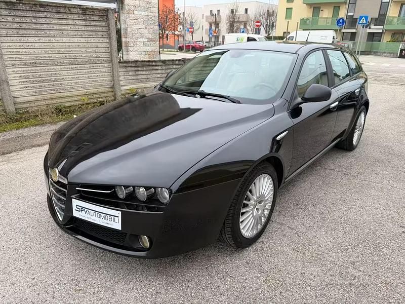 Usata Alfa Romeo 159 Distinctive 149 CV (109 kW) 2008 Grigio Station wagon