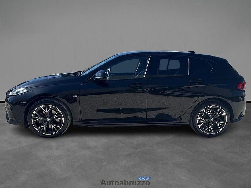 Usado BMW 120 M Sport 170 HP (125 kW) 2025 Preto Citadino