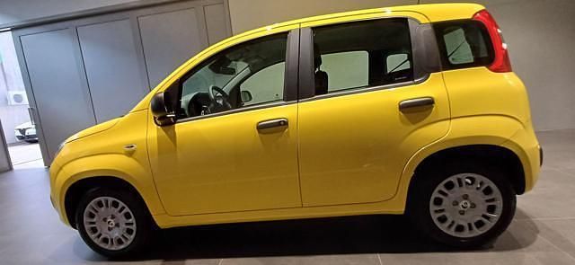 Nuova Fiat Panda Pop 69 CV (50 kW) 2025 Giallo Berlina