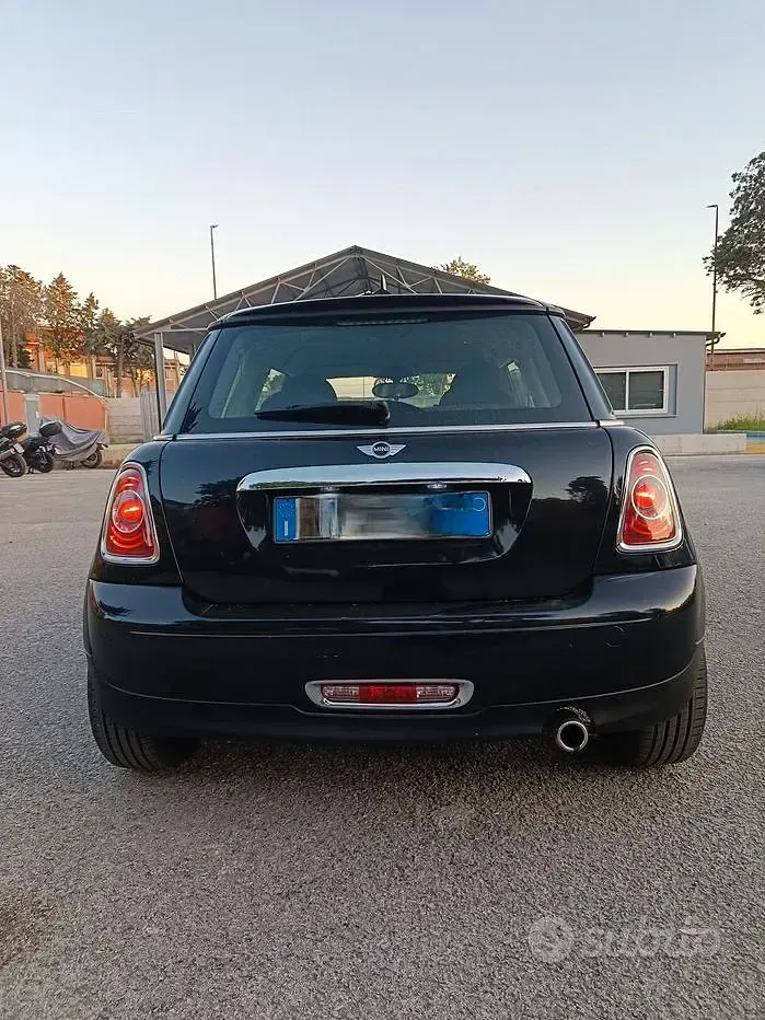 Usata Mini Cooper 122 CV (89 kW) 2012 Nero Utilitaria