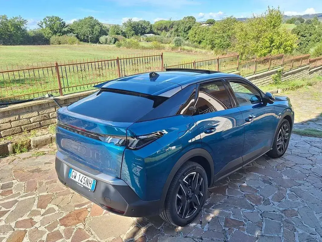 Usata Peugeot 3008 Allure 136 CV (100 kW) 2024 Blu/azzurro SUV