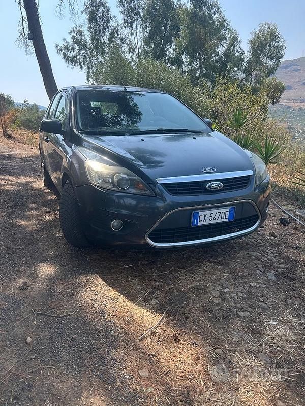 Usata Ford Focus 90 CV (66 kW) 2010 Grigio Berlina