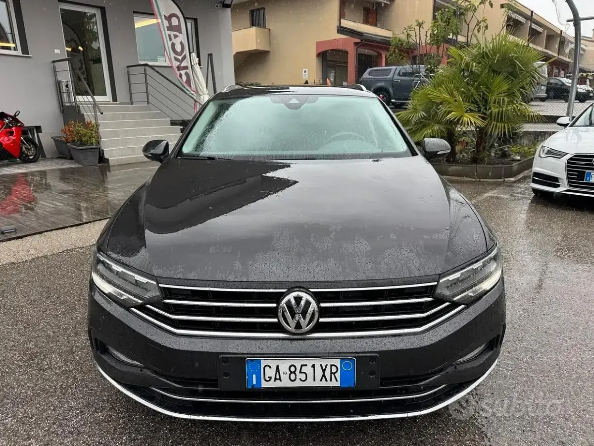 Usata VW Passat Executive 190 CV (139 kW) 2020 Grigio Station wagon
