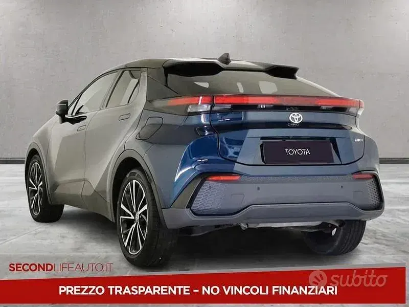 Usata Toyota C-HR Lounge 140 CV (102 kW) 2024 Blu SUV