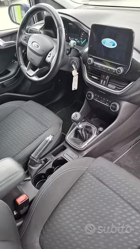 Usata Ford Fiesta Titanium 95 CV (69 kW) 2017 Blu Berlina