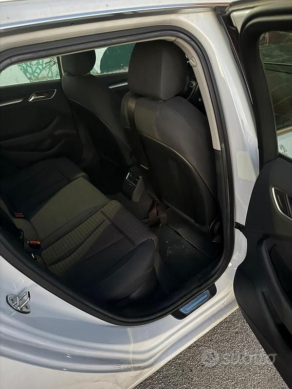 Usata Audi A3 Ambition 105 CV (77 kW) 2013 Bianco Berlina