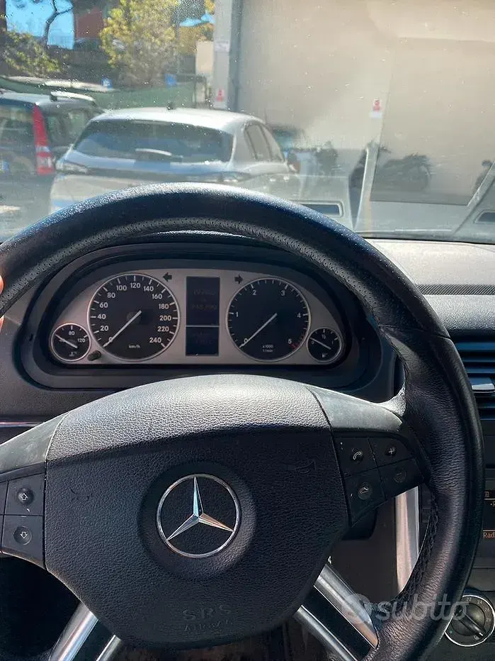 Usata Mercedes B200 140 CV (102 kW) 2009 Nero Monovolume