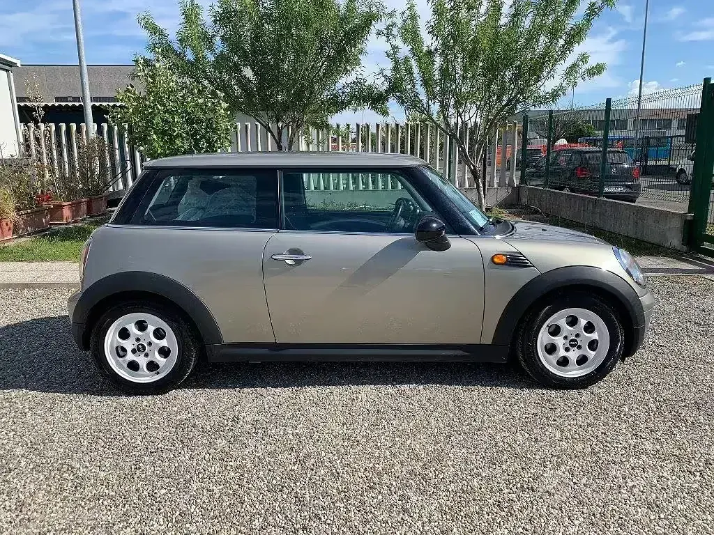 Usata Mini ONE 95 CV (69 kW) 2008 Marrone Utilitaria
