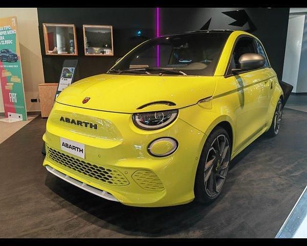 Usata Abarth 500e Turismo 114 kW (155 CV) 2023 Verde Utilitaria