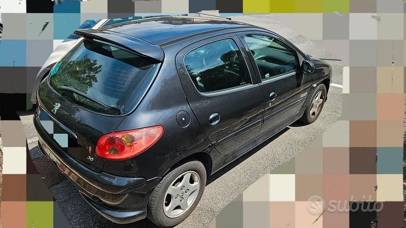 Usata Peugeot 206 88 CV (64 kW) 2005 Nero Utilitaria
