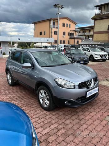Grigio scuro Usata 2012 Nissan Qashqai Acenta SUV | 5700 € (Buon prezzo) - Immagine 1/4