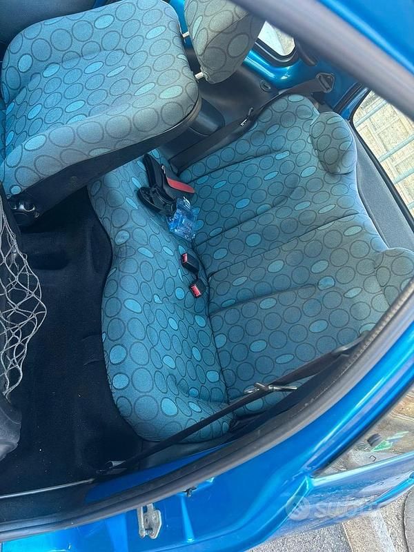 Usata Ford Ka 60 CV (44 kW) 2004 Blu Utilitaria