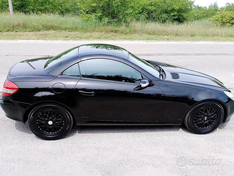 Nero Usata 2004 Mercedes SLK200 Cabrio | 9950 € - Immagine 1/4