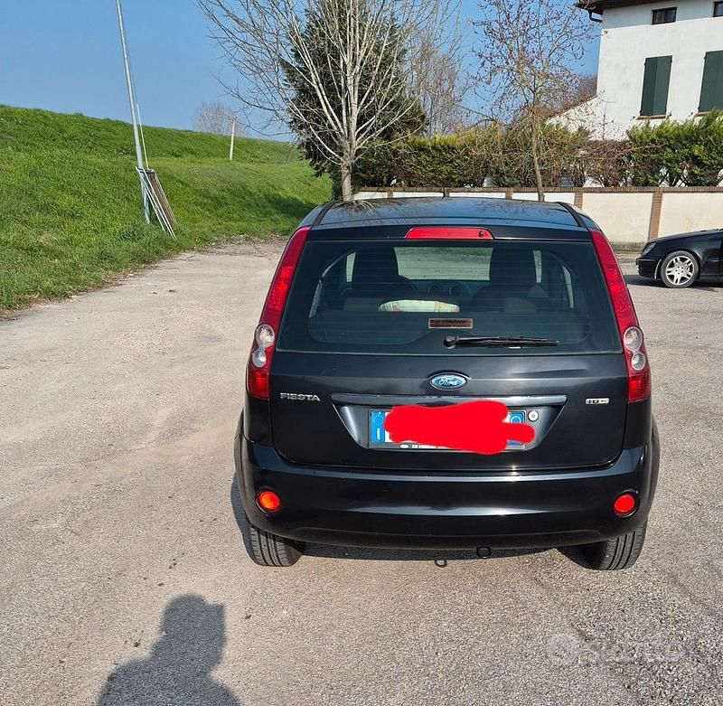 Usata Ford Fiesta 2007 Nero Utilitaria