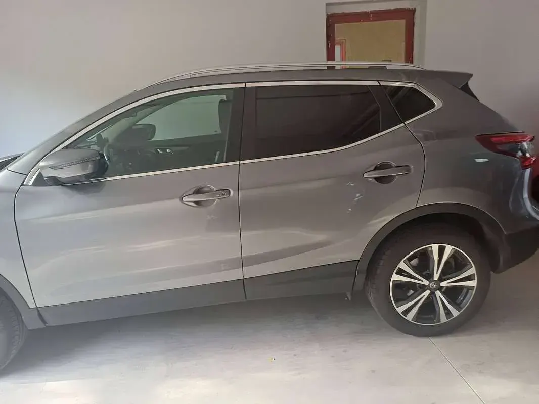 Usata Nissan Qashqai N-Connecta 110 CV (80 kW) 2018 Grigio SUV