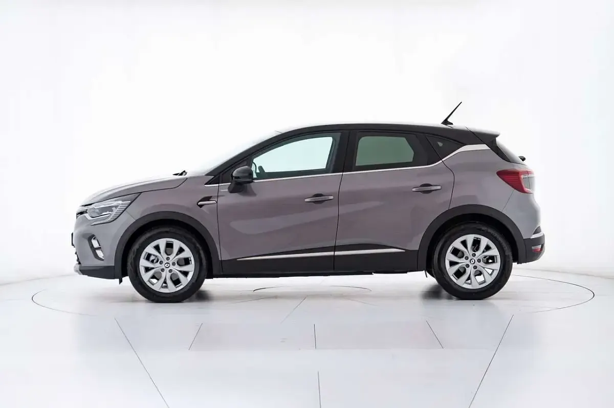 Usata Renault Captur Intens 143 CV (105 kW) 2022 Grigio SUV