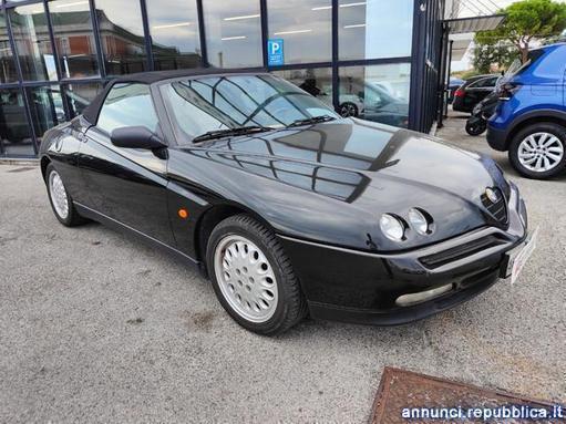 Usato 1995 Alfa Romeo Spider 2.0 Benzin 150 CV (8.500 €)
