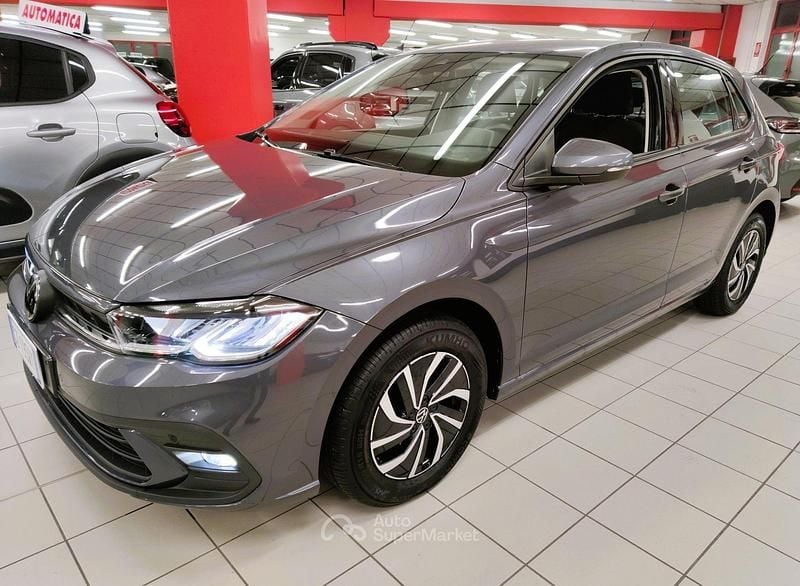 Usata VW Polo Life 95 CV (69 kW) 2025 Grigio scuro Utilitaria