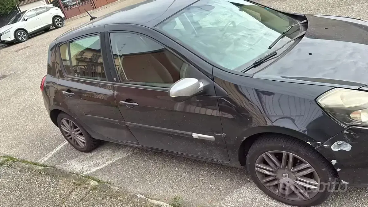 Usata Renault Clio 64 CV (47 kW) 2010 Nero Utilitaria