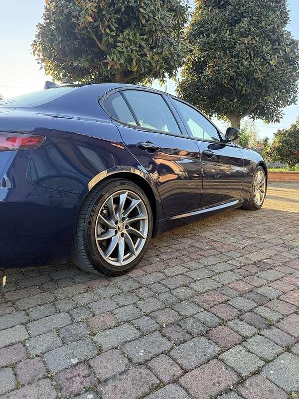Usata Alfa Romeo Giulia Business 179 CV (131 kW) 2017 Berlina