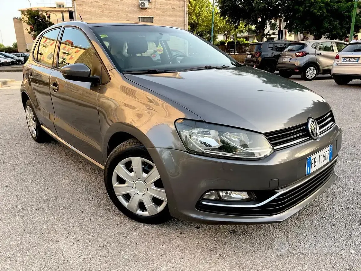 Usata VW Polo Business 75 CV (55 kW) 2015 Grigio Berlina