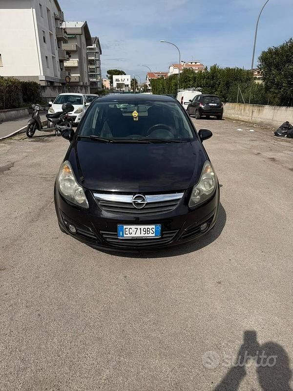 Usata Opel Corsa 2011 Nero Utilitaria