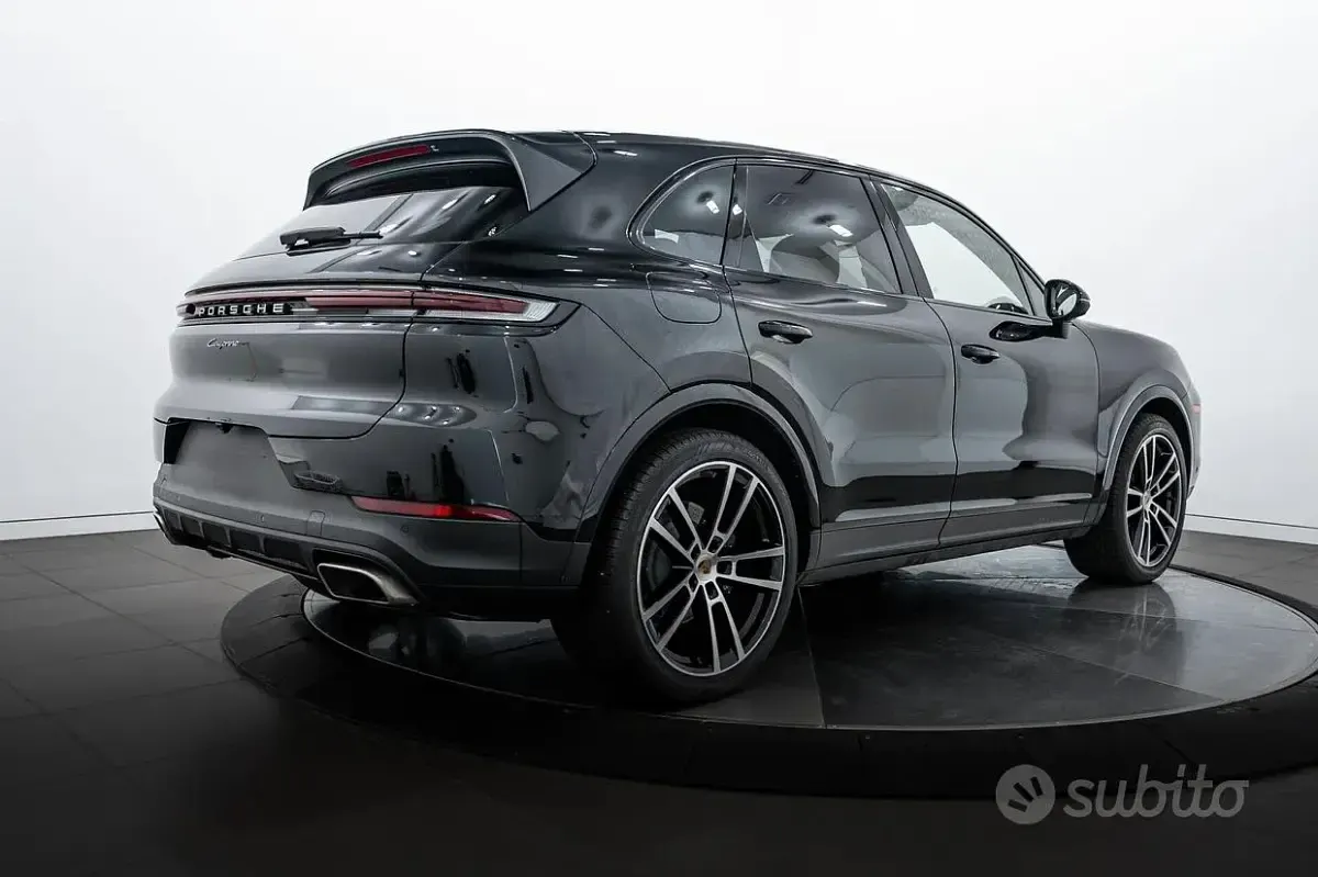 Nuova Porsche Cayenne 353 CV (259 kW) 2026 Nero SUV