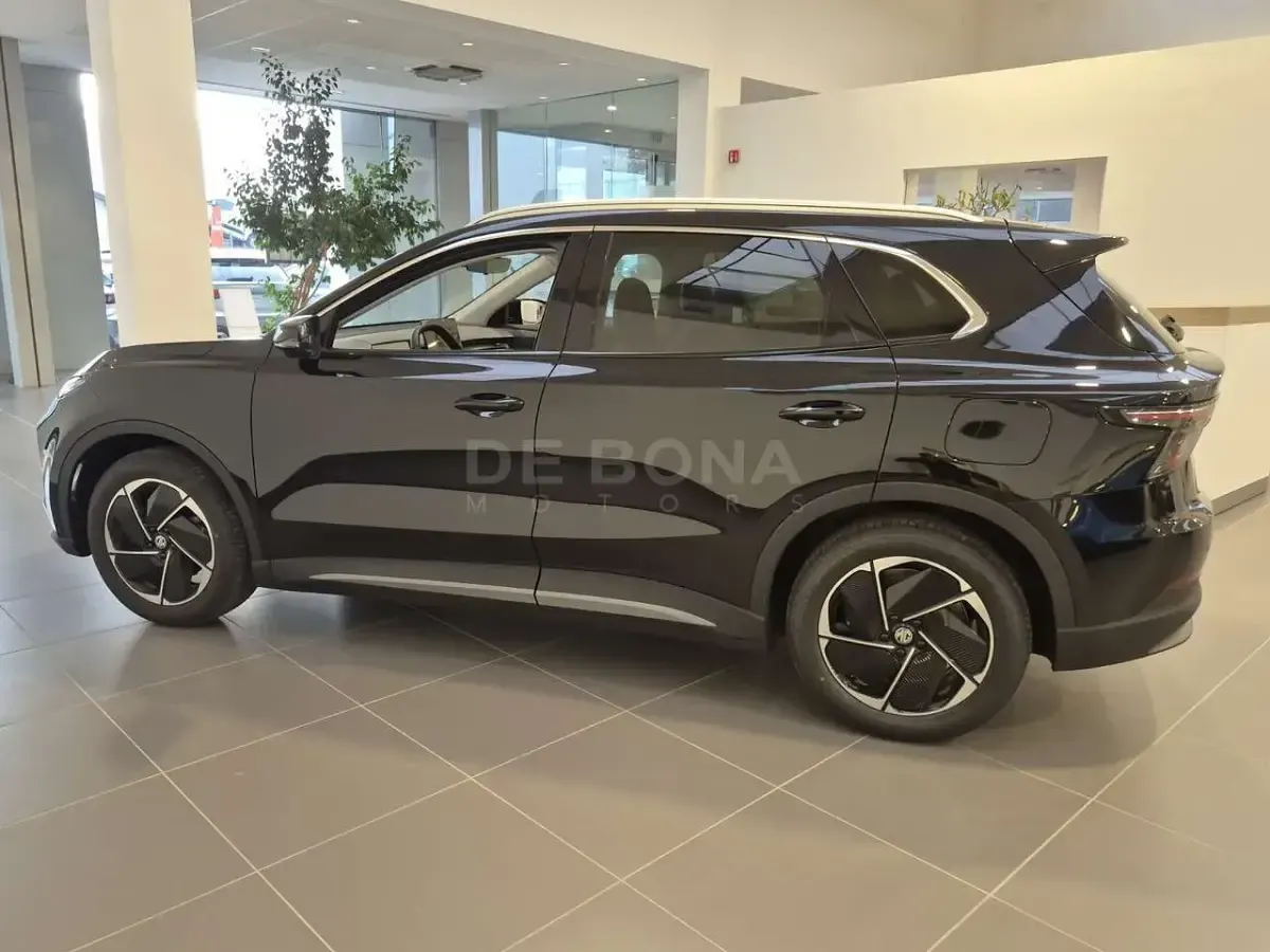 Nuova MG MG5 EV Luxury 169 kW (231 CV) 2026 Pebble black Station wagon
