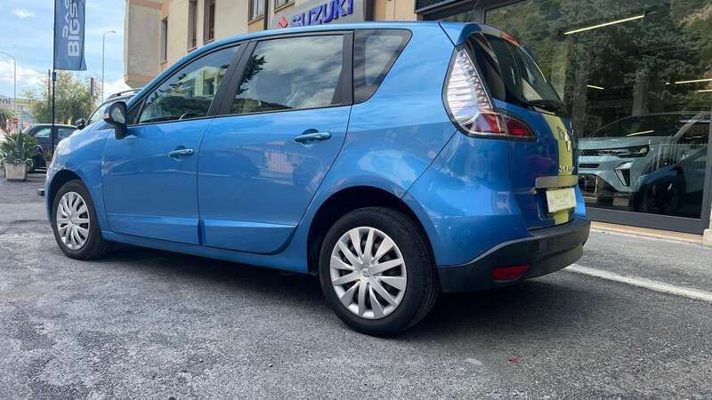 Usata Renault Scénic III 110 CV (80 kW) 2014 Blu/azzurro Monovolume