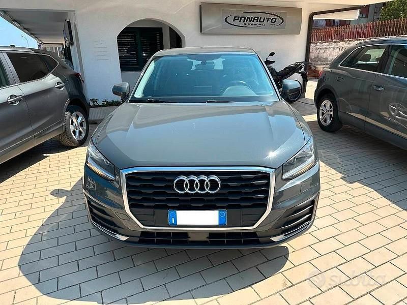 Usata Audi Q2 Business 116 CV (85 kW) 2017 Grigio SUV