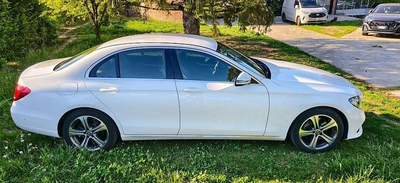 Usata Mercedes E220 Business 194 CV (142 kW) 2019 Bianco Berlina