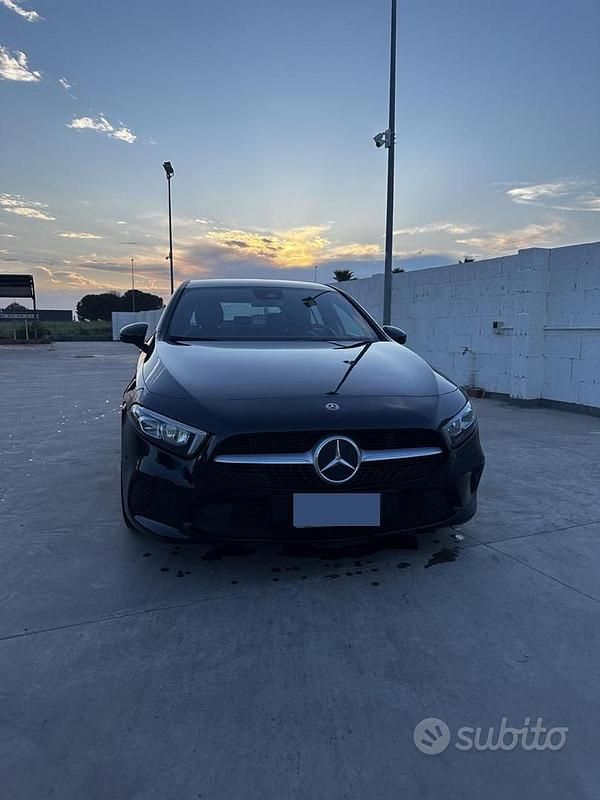 Usata Mercedes A180 Business 136 CV (100 kW) 2020 Nero Berlina