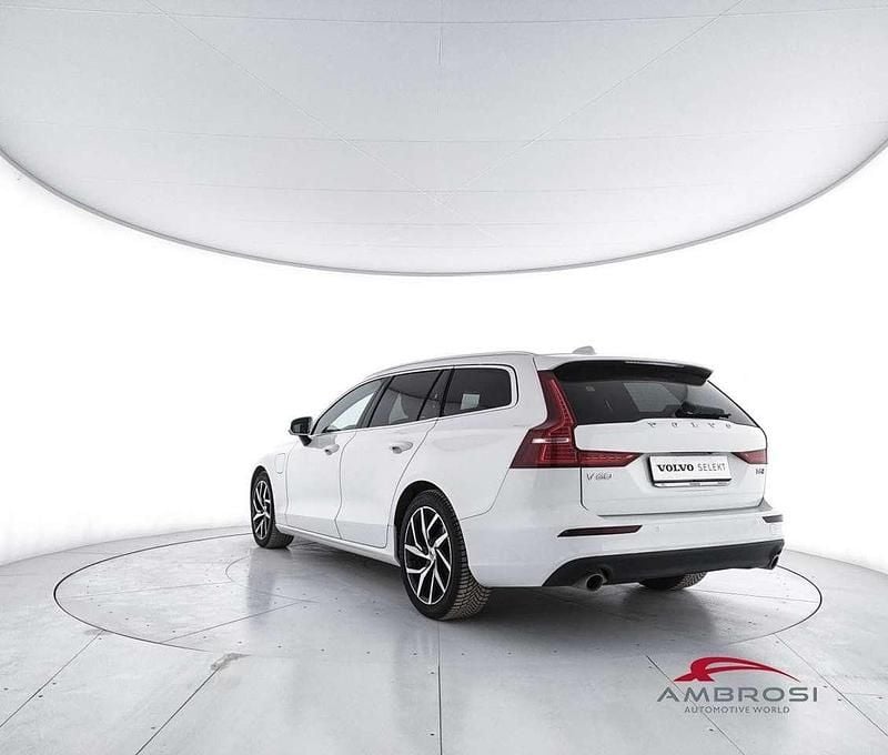 Usata Volvo V60 Business Edition 253 CV (186 kW) 2021 Bianca Station wagon