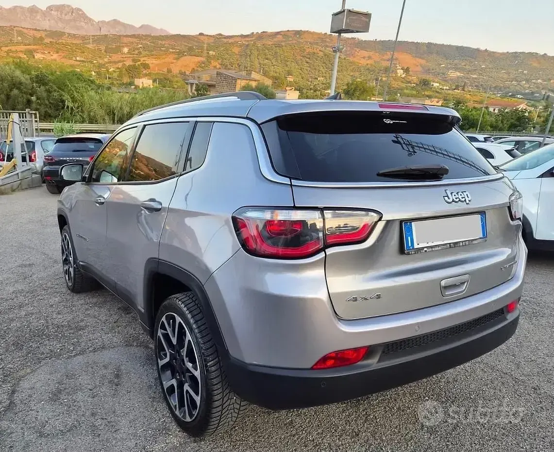 Usata Jeep Compass Limited 170 CV (125 kW) 2018 Grigio SUV