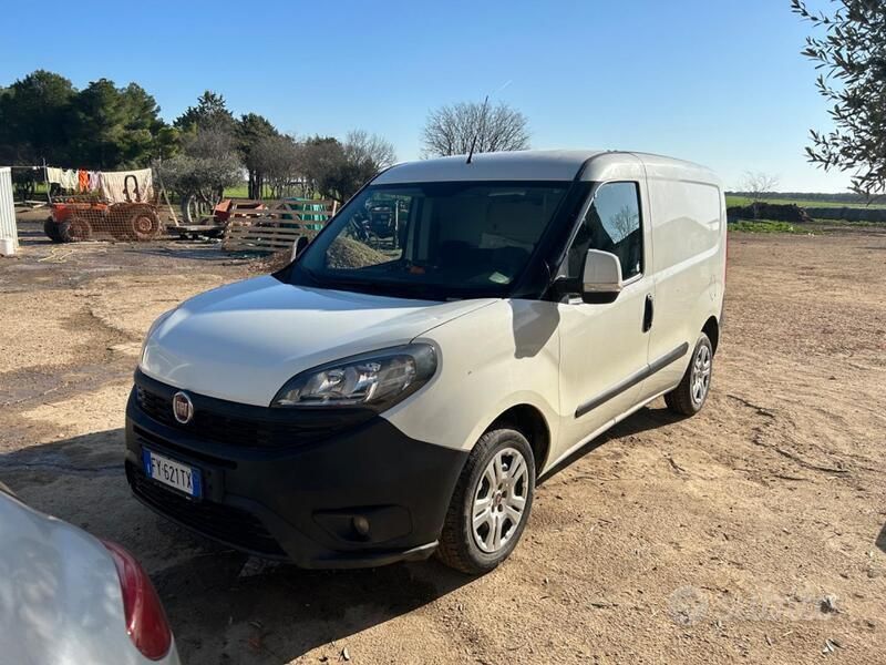 Bianco Usata 2020 Fiat Doblò Monovolume | 10.000 € (Super prezzo) - Immagine 1/1