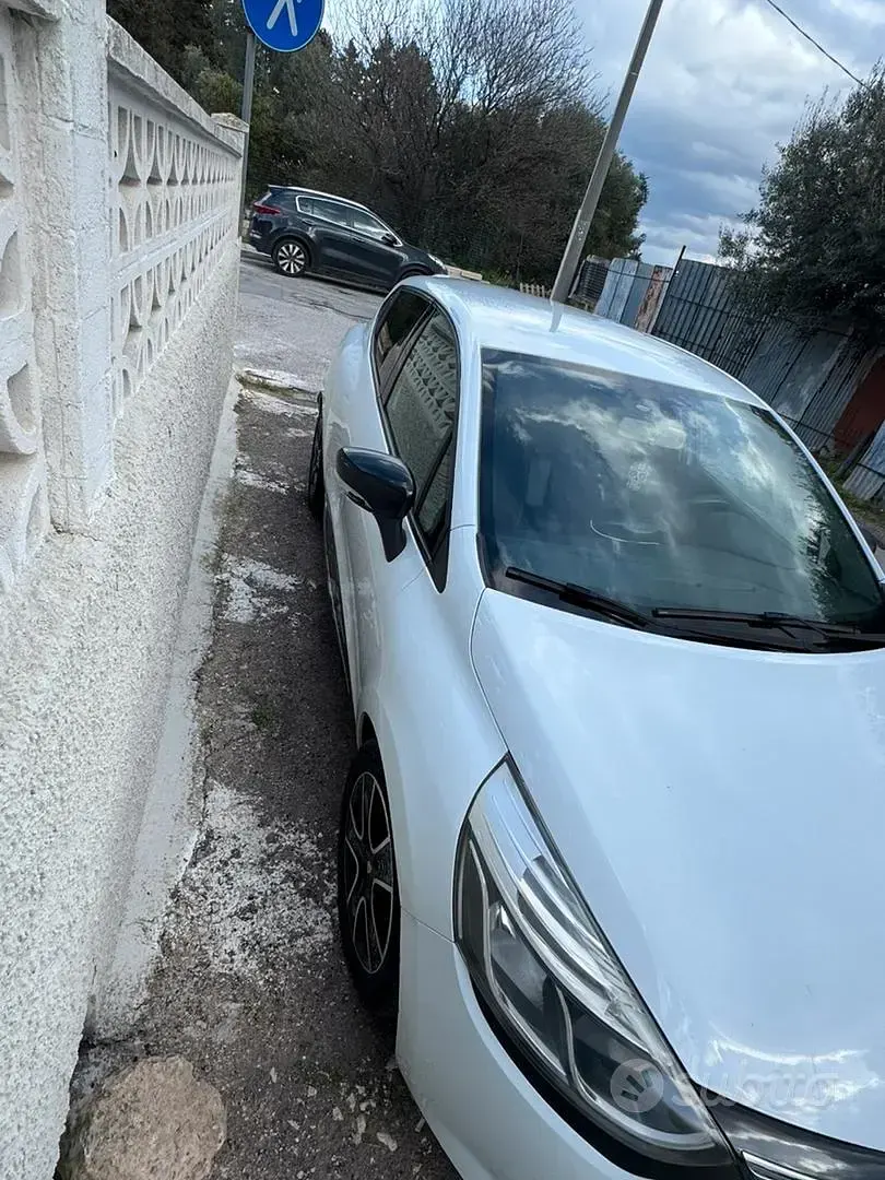 Usata Renault Clio 75 CV (55 kW) 2013 Bianco Berlina