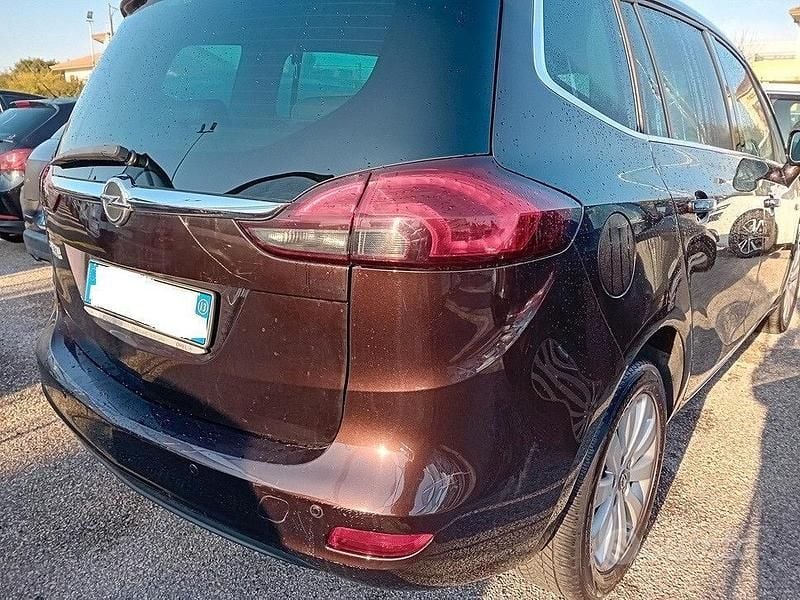Usata Opel Zafira Tourer 140 CV (102 kW) 2013 Marrone Monovolume