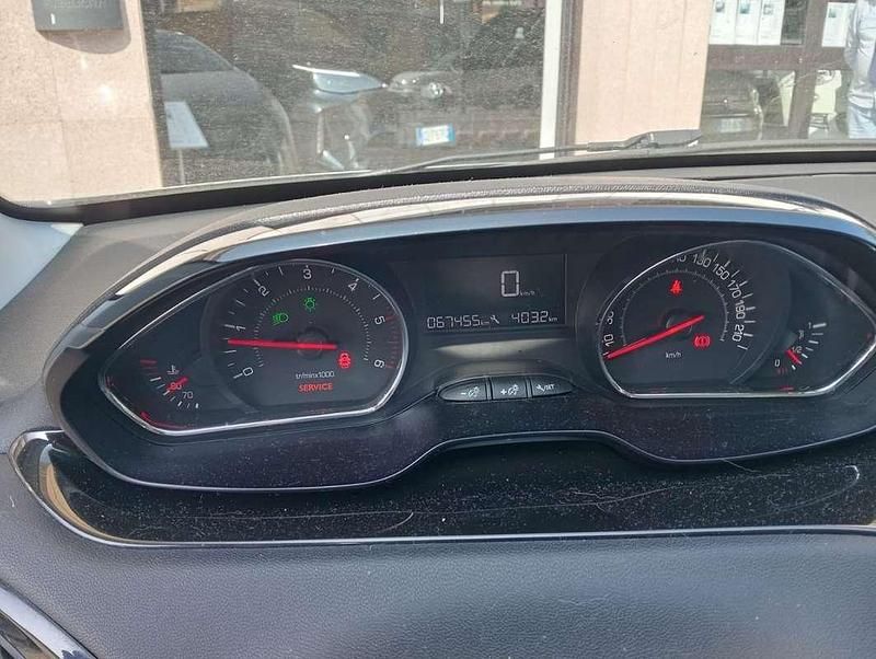 Usata Peugeot 208 Allure 68 CV (50 kW) 2014 Argento Utilitaria