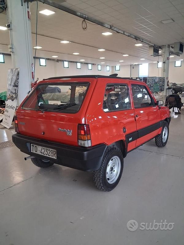 Usata Fiat Panda 4x4 Trekking 50 CV (36 kW) 1991 Rosso Utilitaria