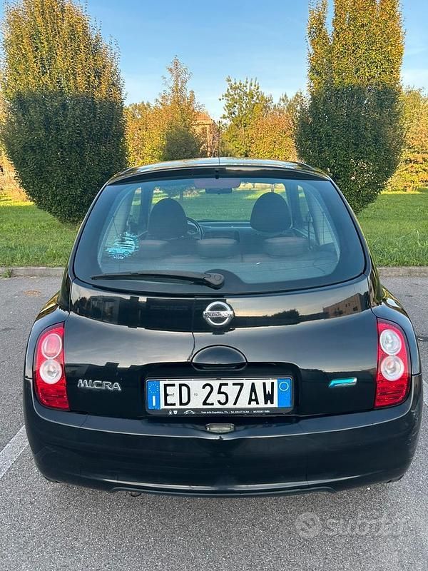 Usata Nissan Micra 80 CV (58 kW) 2010 Nero Utilitaria