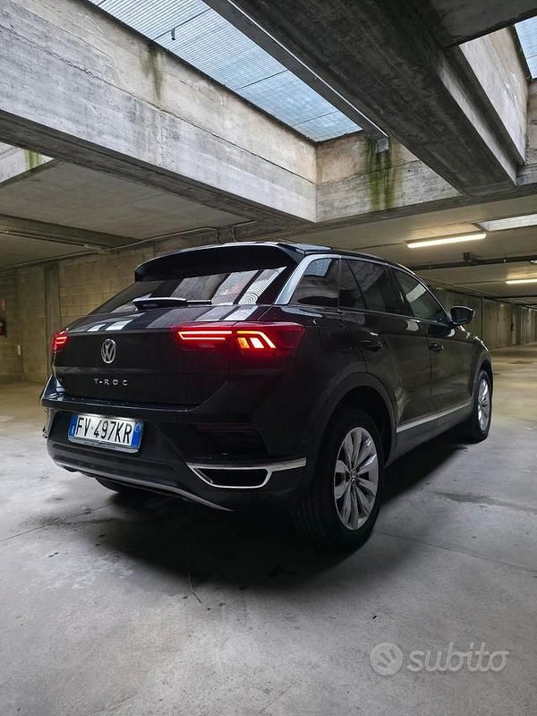 Usata VW T-Roc 116 CV (85 kW) 2019 Nero SUV