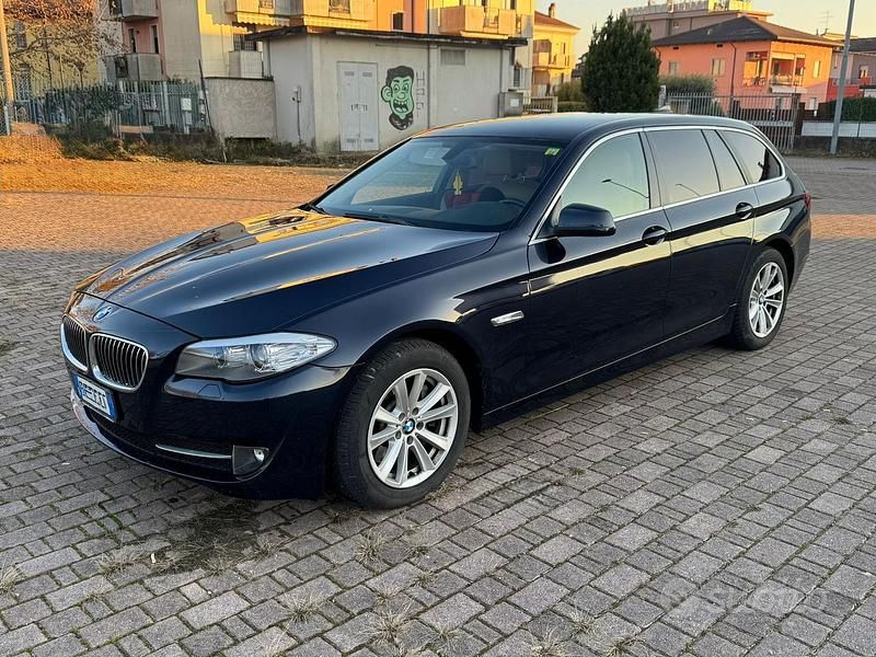 Usata BMW 525 218 CV (160 kW) 2012 Blu Station wagon