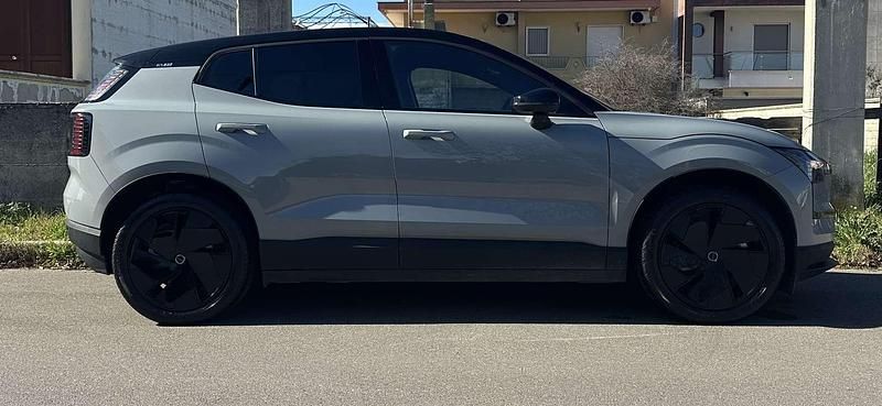 Usata Volvo EX30 Plus 75 kW (102 CV) 2024 SUV