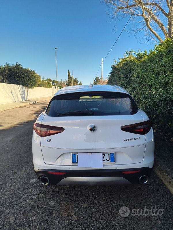 Usata Alfa Romeo Stelvio Super 190 CV (139 kW) 2019 Bianco SUV