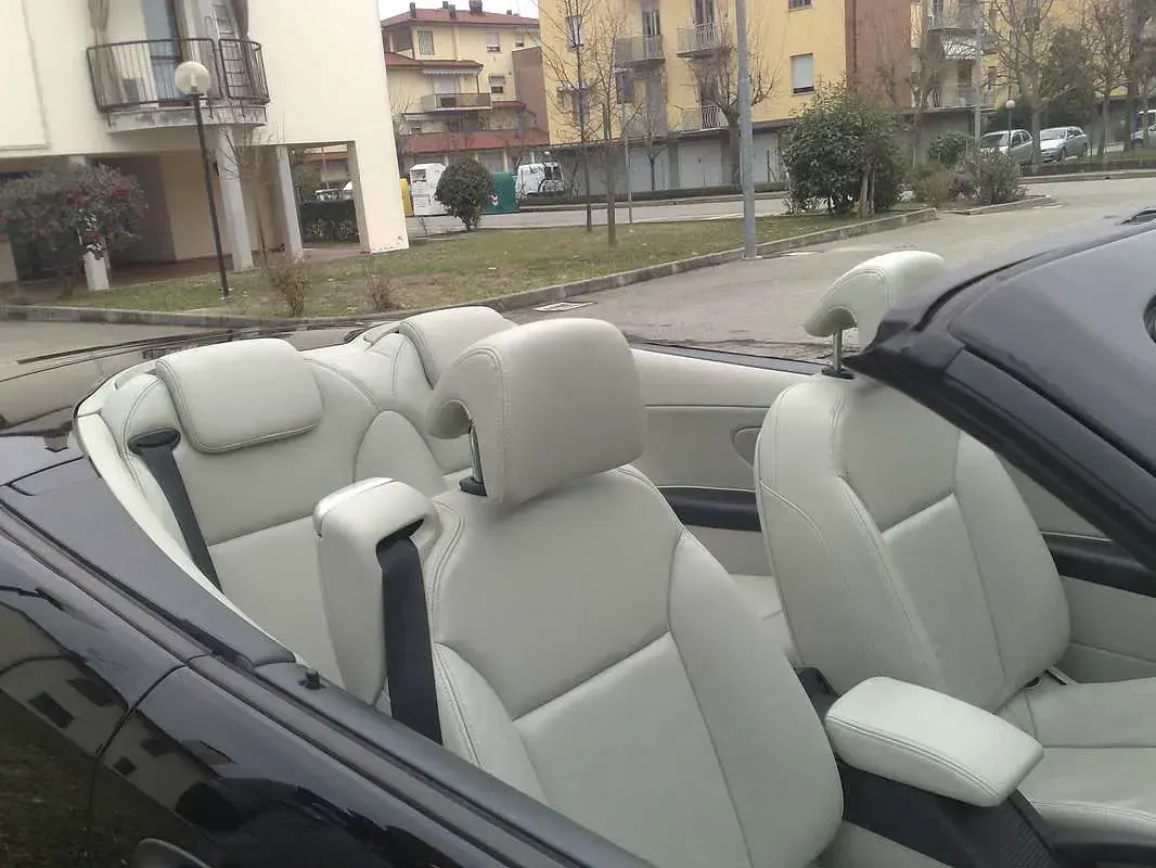 Usata Saab 9-3 Cabriolet Vector 204 CV (150 kW) 2006 Nero Cabrio