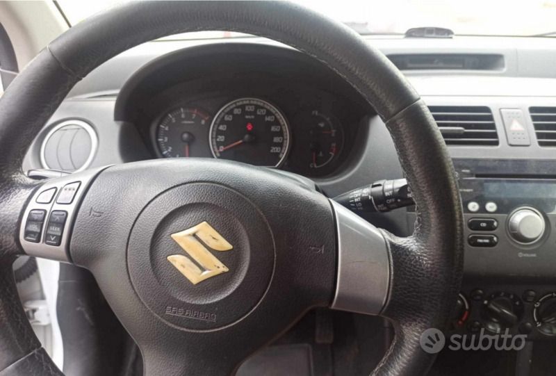 Usata Suzuki Swift 92 CV (67 kW) 2009 Bianco Utilitaria